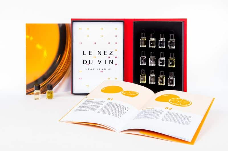 COFFRET 12 ARÔMES VINS BLANCS ET CHAMPAGNE LE NEZ DU VIN - VERSION ANGLAISE